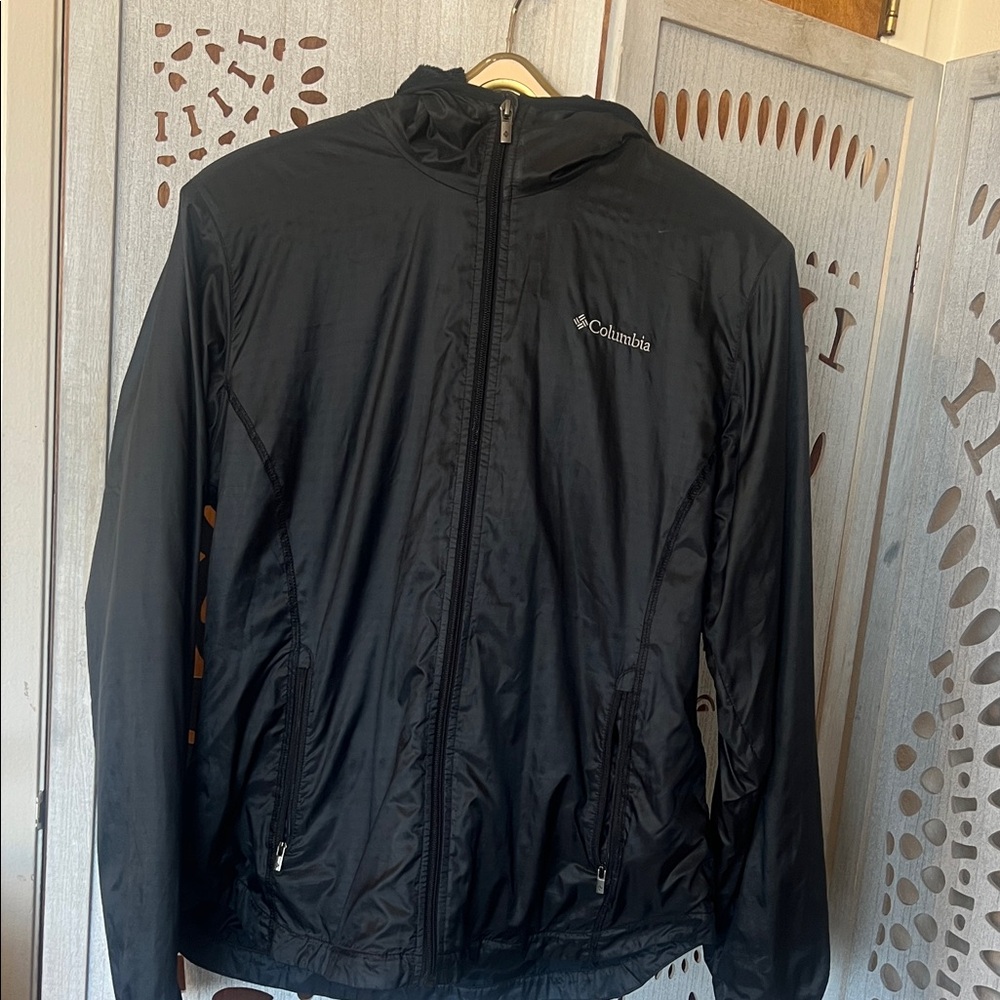 Columbia Women's Black Windbreaker Jacket worn one time